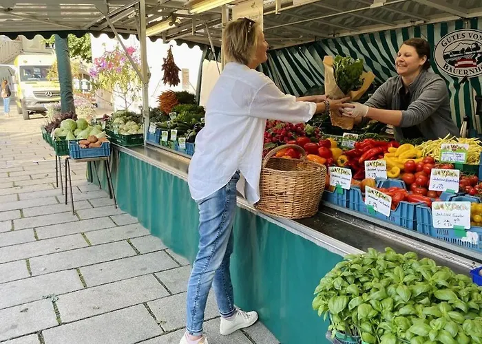 Am Marktplatz *